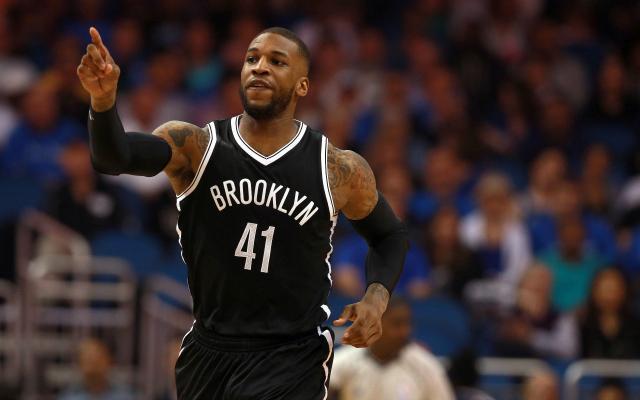 场对阵雄鹿 场对阵雄鹿