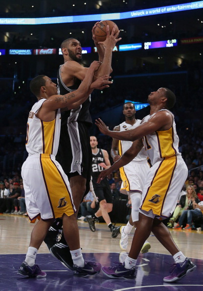 首轮比赛开 首轮比赛开