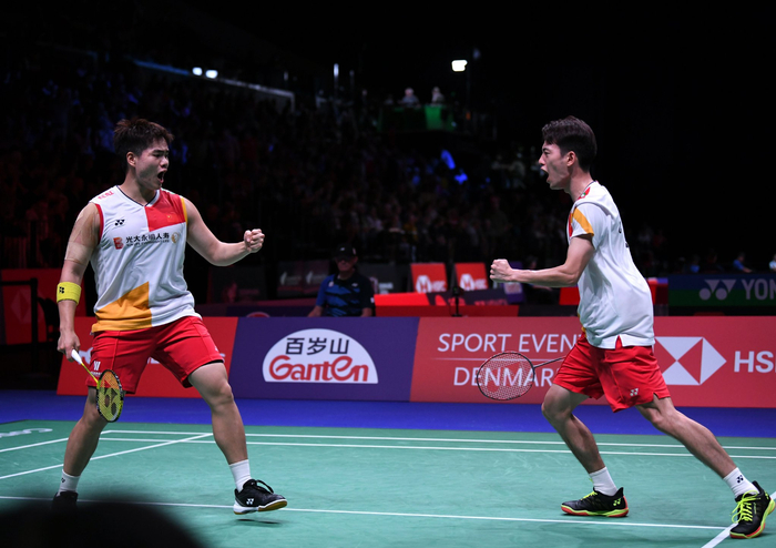 对持球人接 对持球人接