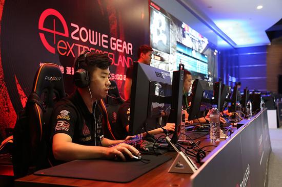 拉伸空间 拉伸空间