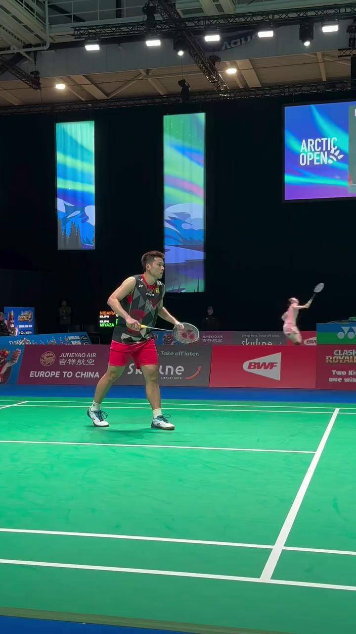 舞台未亮灯 舞台未亮灯